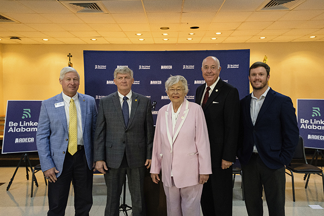 Governor Ivey Visits Atmore Atmore News 